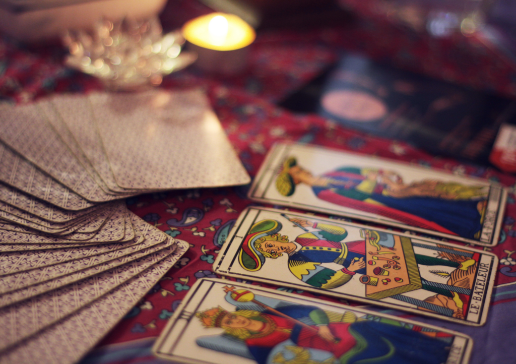 tarot z kart klasycznych, jak czytać karty tarota